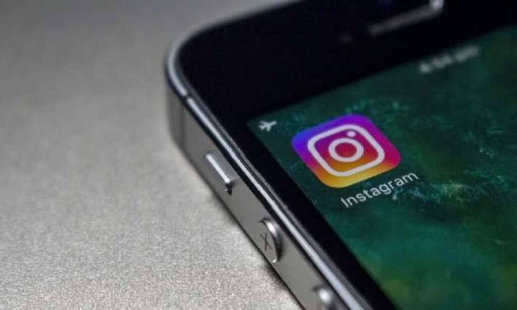 Instagram notifications button position tweak prompts complaints from users